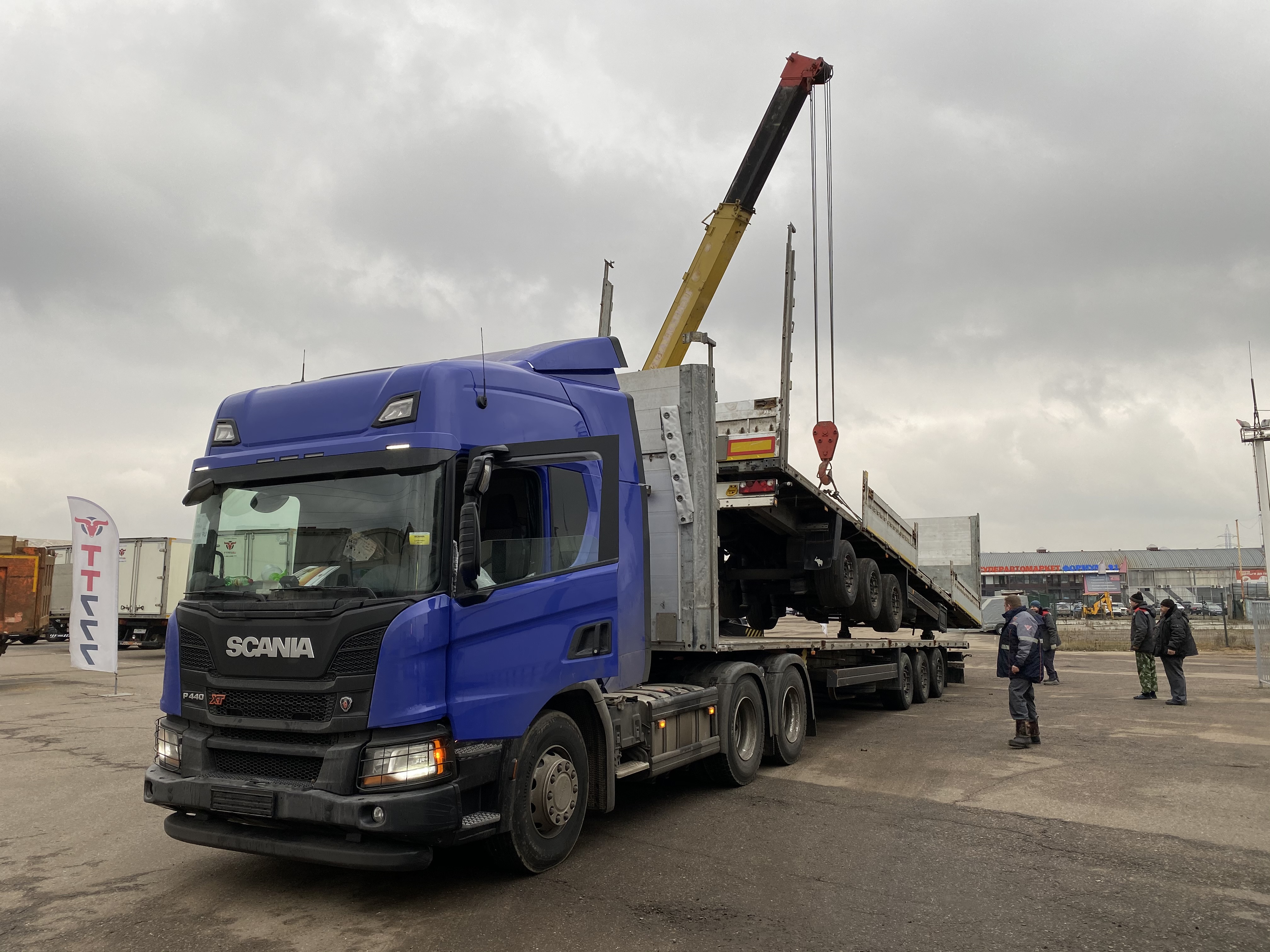 тягач Scania P440 xt и SPR 2014г + кран